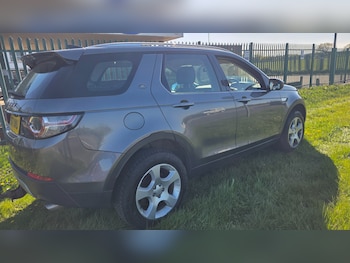 Used Land Rover Discovery Sport 2017 for sale - 78431858: Photo