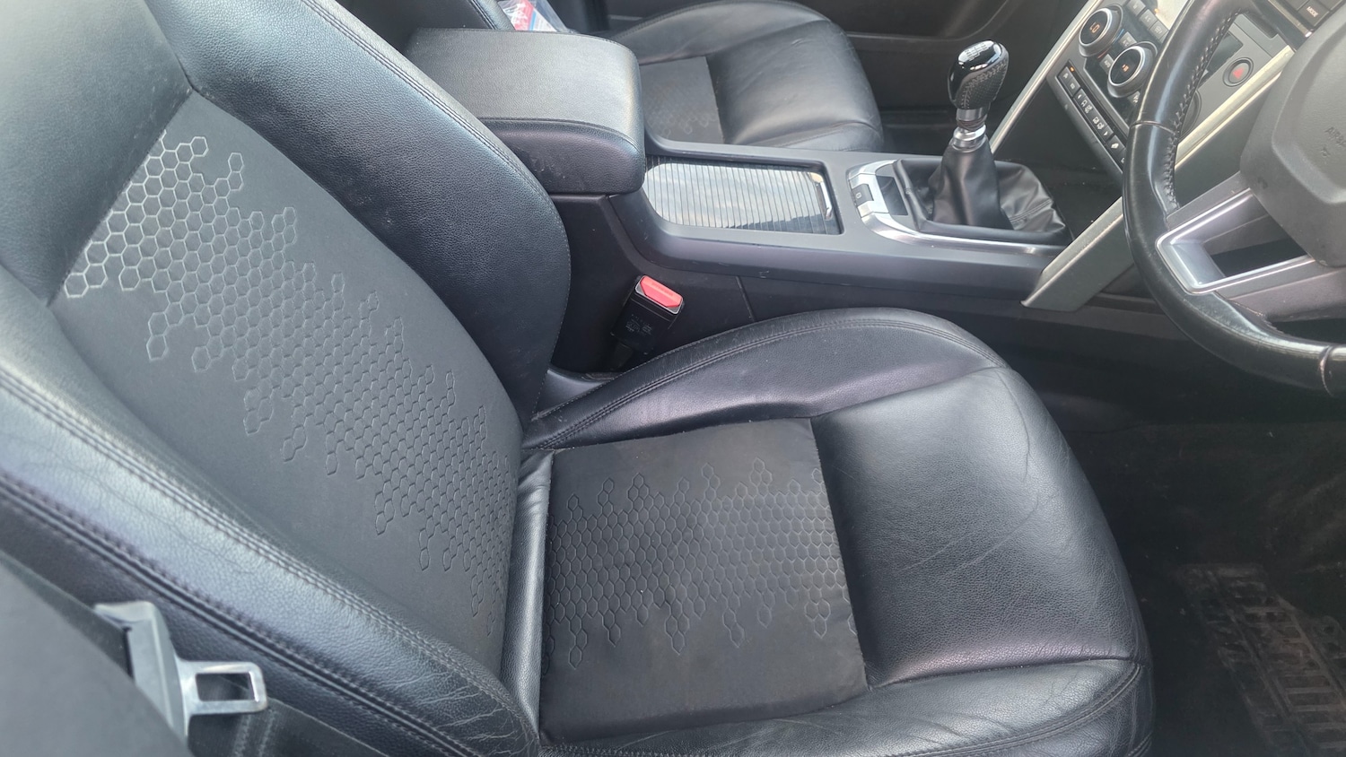 Used Land Rover Discovery Sport 2015 for sale - 77530609: Photo 23