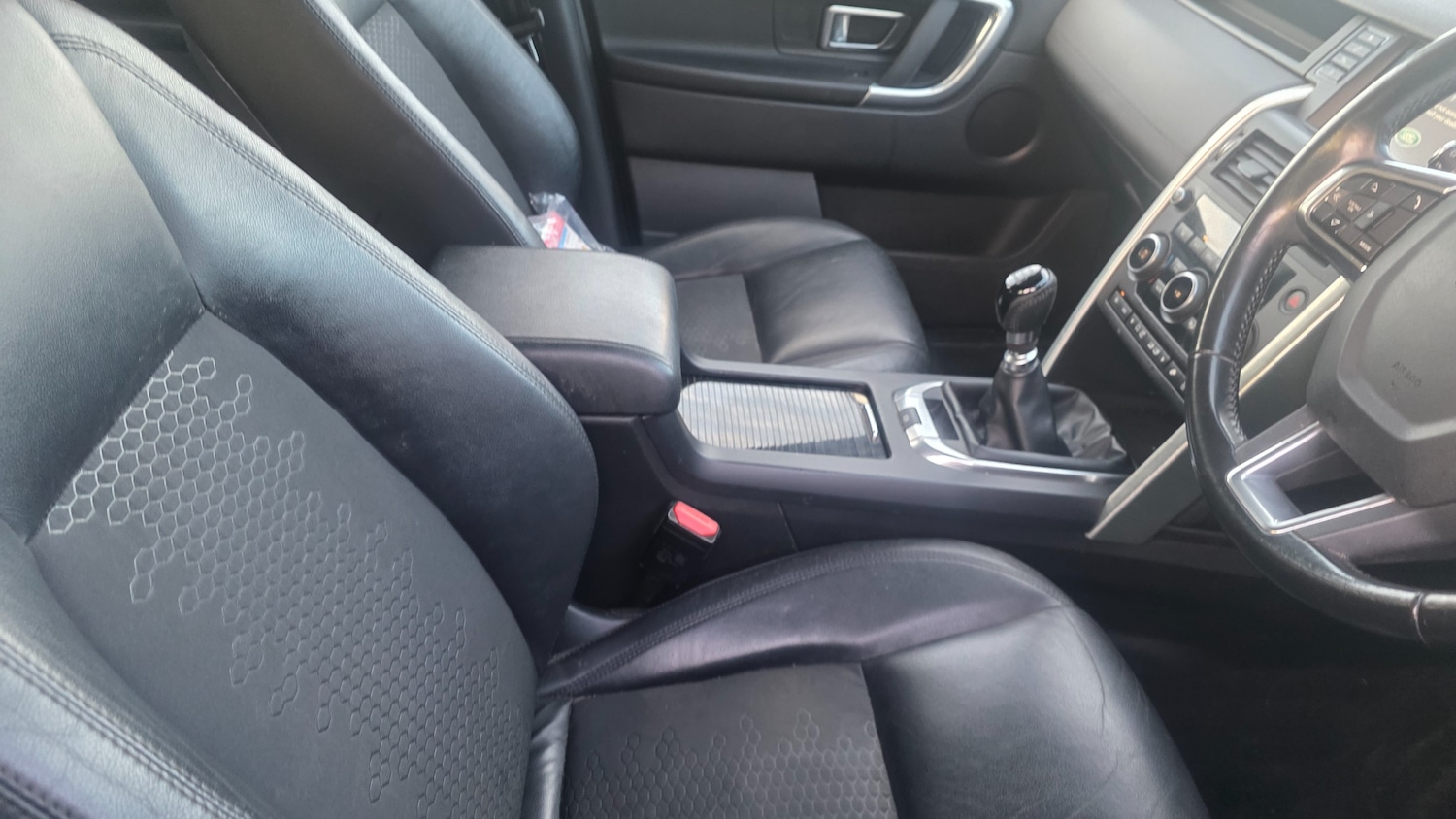 Used Land Rover Discovery Sport 2015 for sale - 77530609: Photo 24