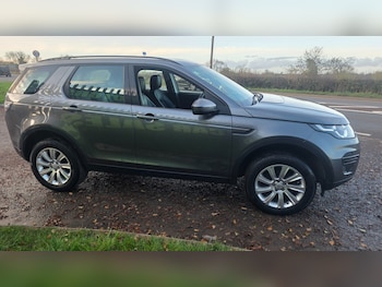 Used Land Rover Discovery Sport 2015 for sale - 77530609: Photo