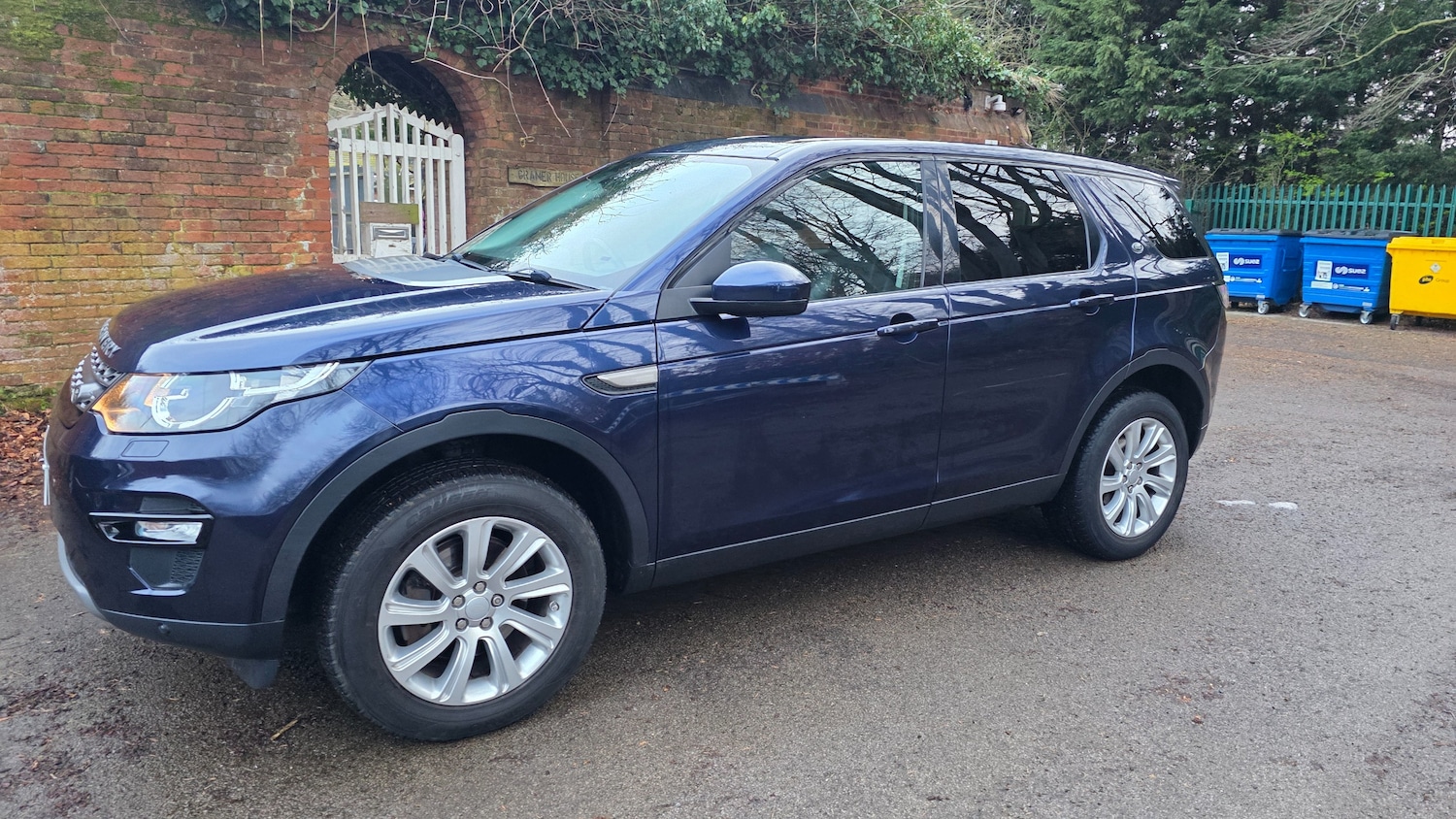 Used Land Rover Discovery Sport for sale - 77911345: Photo 2