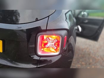 Used Jeep Renegade 2017 for sale - 76560143: Photo