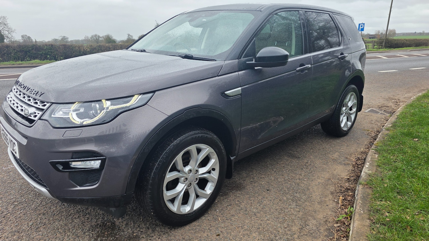 Used Land Rover Discovery Sport 2015 for sale - 77855852: Photo 3