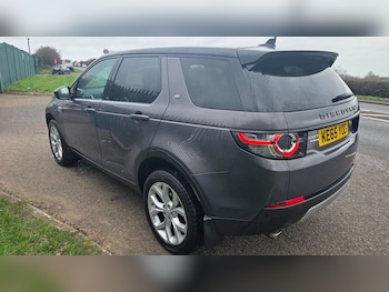 Used Land Rover Discovery Sport 2015 for sale - 77855852: Photo