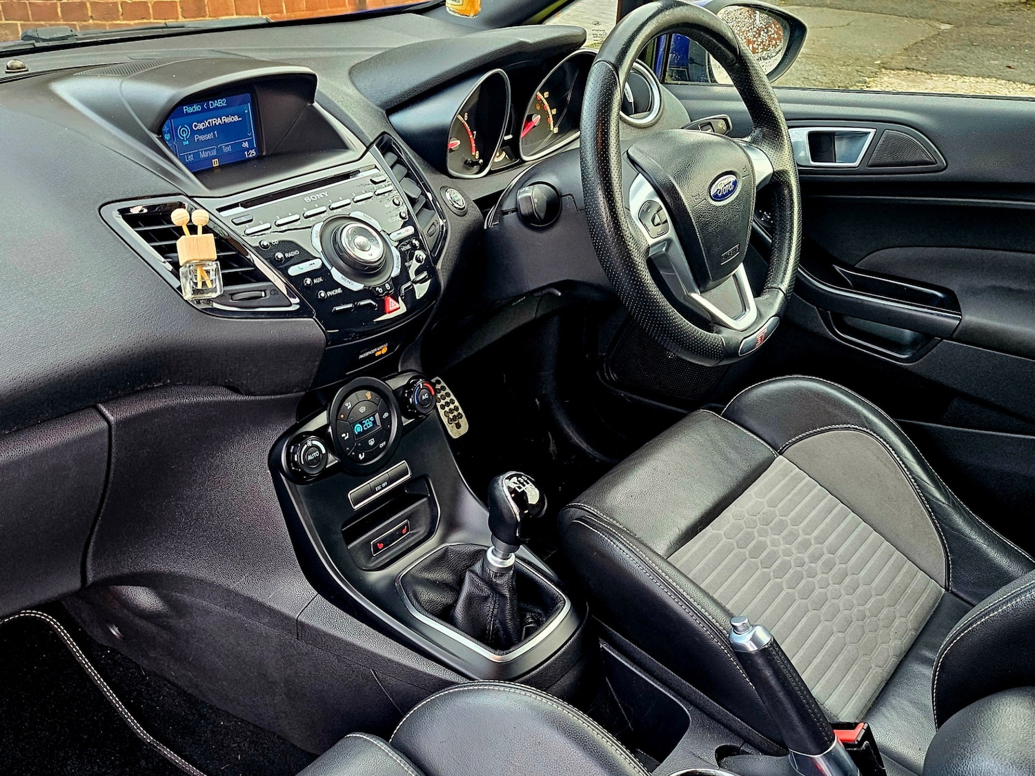 Used Ford Fiesta 2013 for sale - 77199232: Photo 14