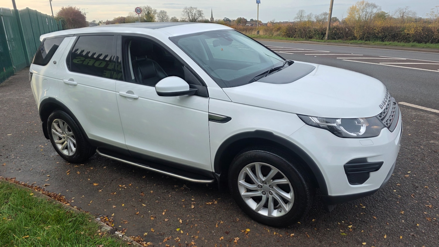 Used Land Rover Discovery Sport 2016 for sale - 76483243: Photo 2
