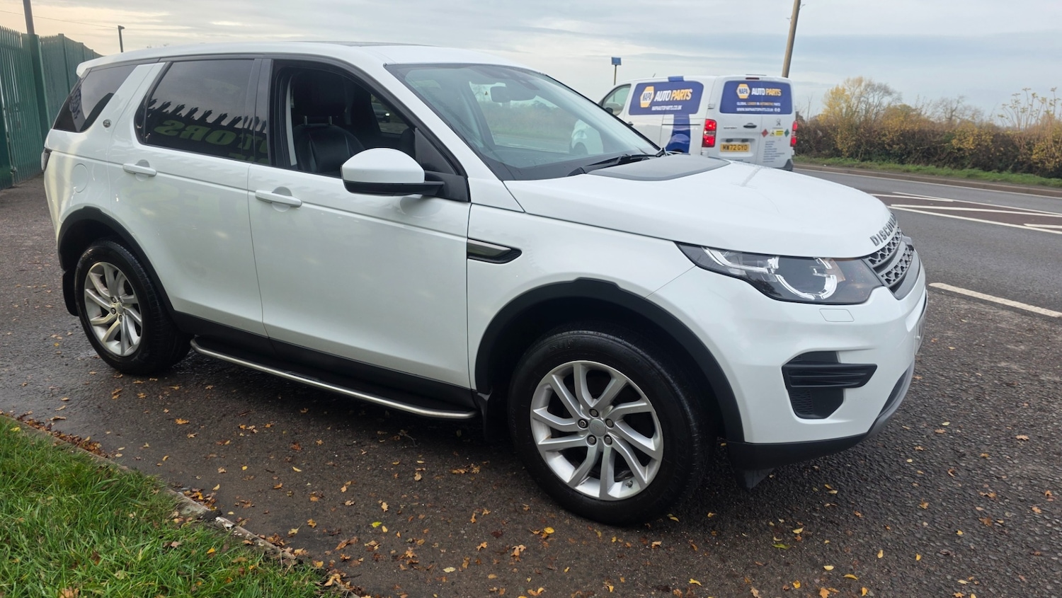 Used Land Rover Discovery Sport 2016 for sale - 76483243: Photo 6