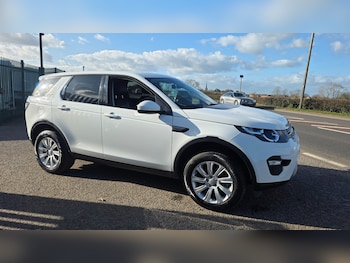 Used Land Rover Discovery Sport 2016 for sale - 77841646: Photo