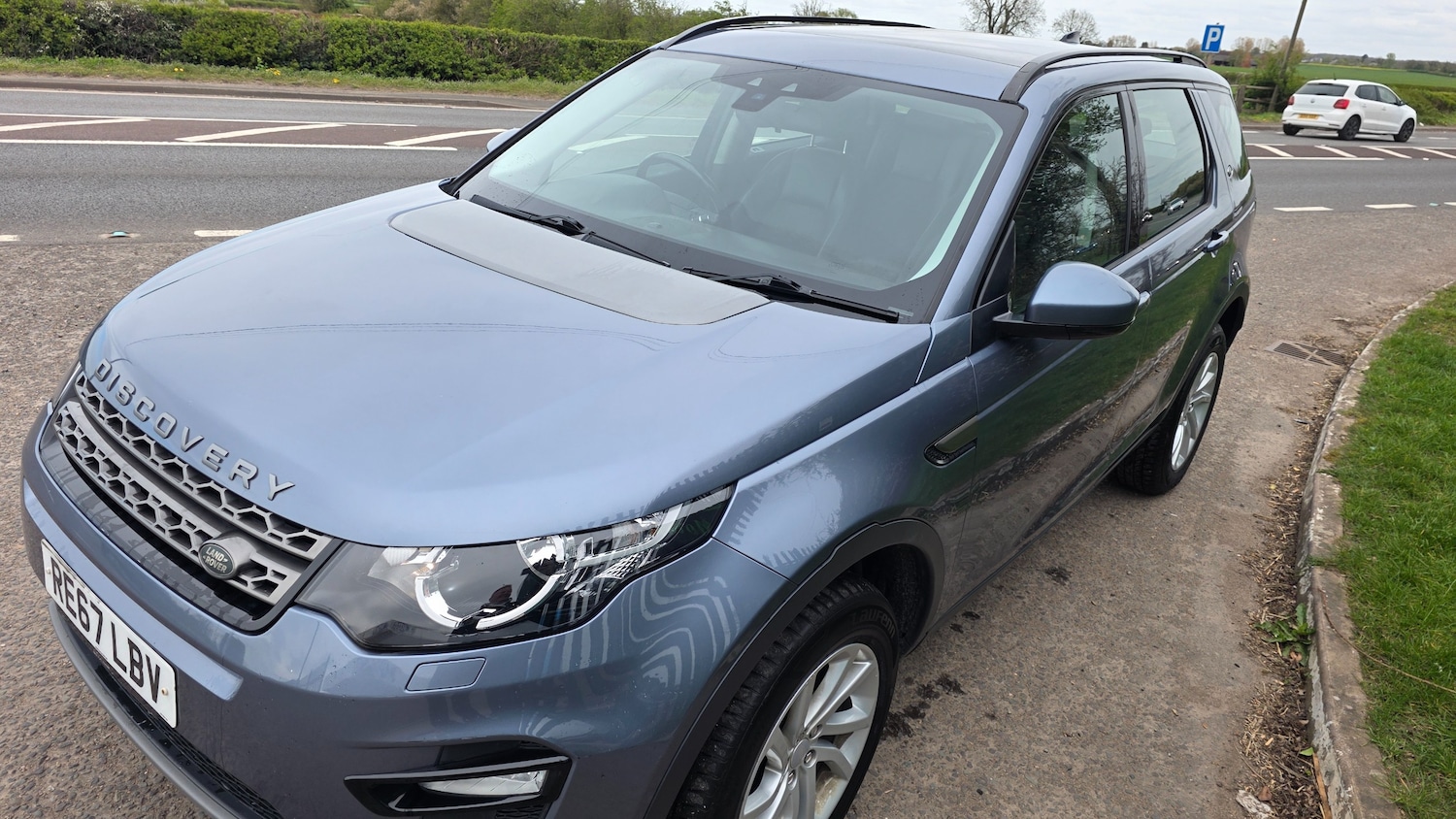 Used Land Rover Discovery Sport 2017 for sale - 78207033: Photo 2