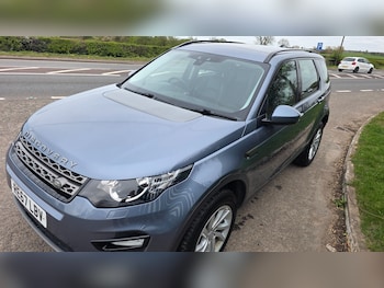 Used Land Rover Discovery Sport 2017 for sale - 78207033: Photo