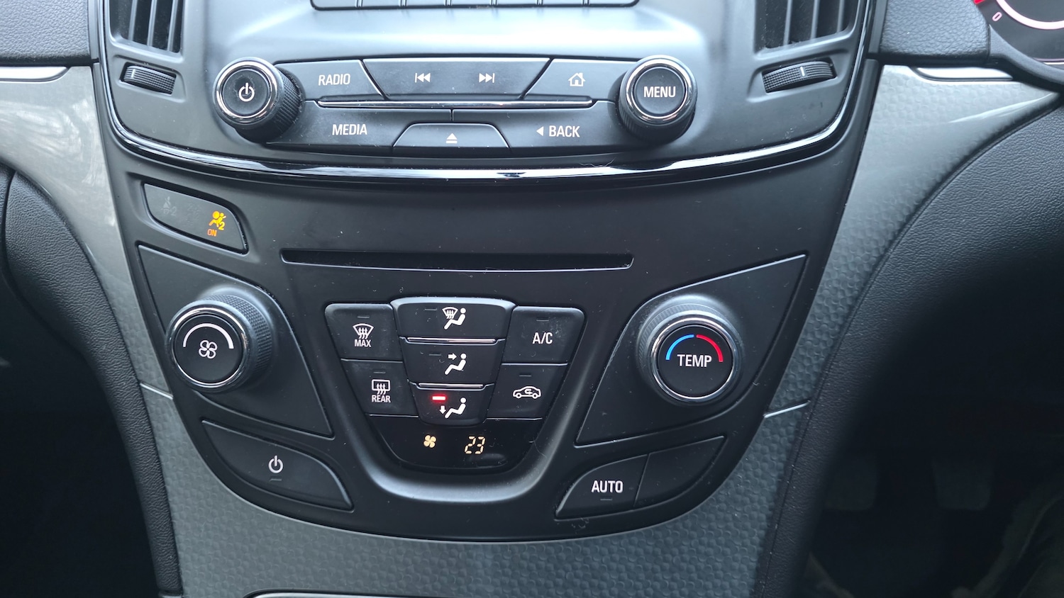 Used Vauxhall Insignia 2015 for sale - 77810303: Photo 6