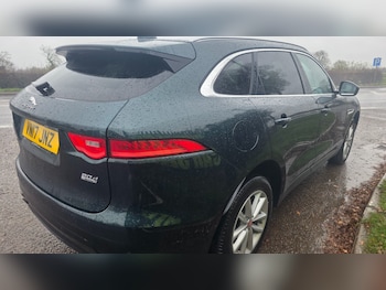 Used Jaguar F-Pace 2017 for sale - 76653726: Photo