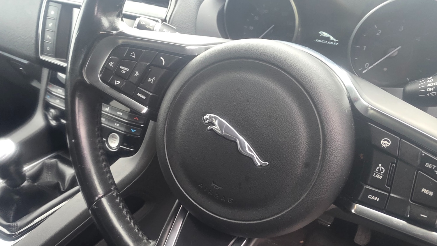 Used Jaguar F-Pace 2017 for sale - 76653726: Photo 8