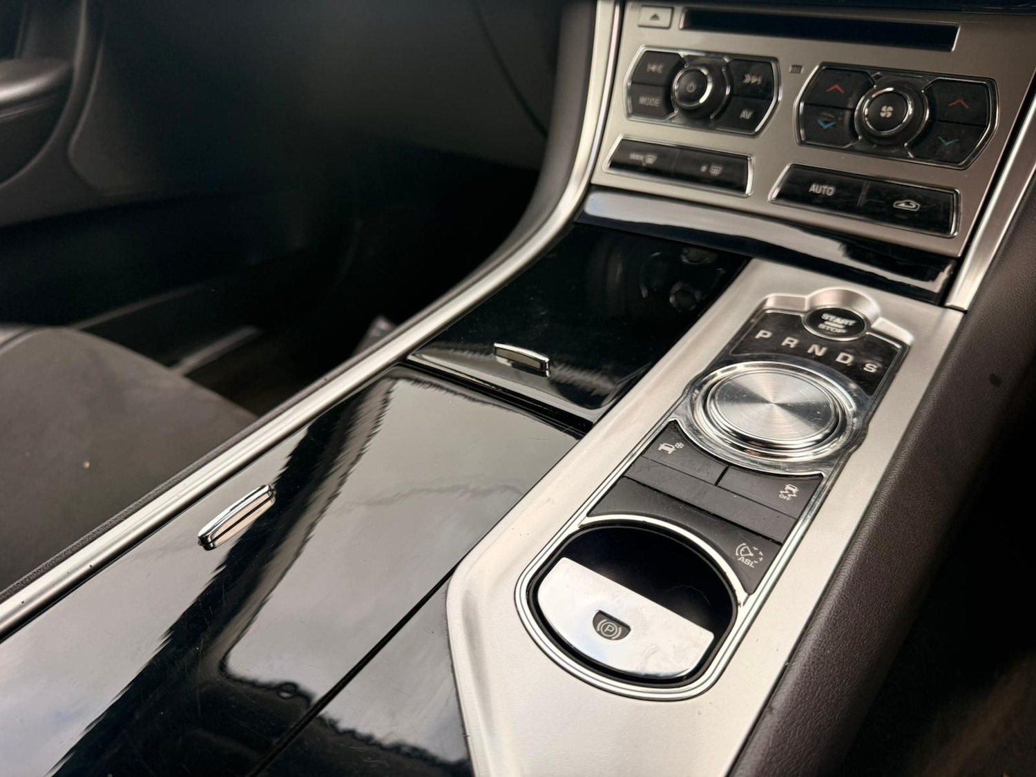 Used Jaguar XF 2013 for sale - 77578868: Photo 26