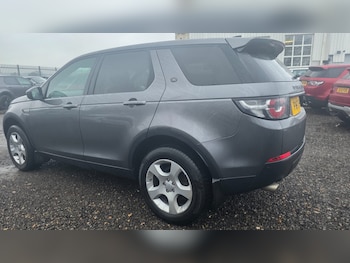 Used Land Rover Discovery Sport 2017 for sale - 77530606: Photo
