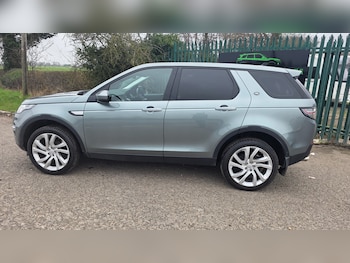 Used Land Rover Discovery Sport 2015 for sale - 77810305: Photo