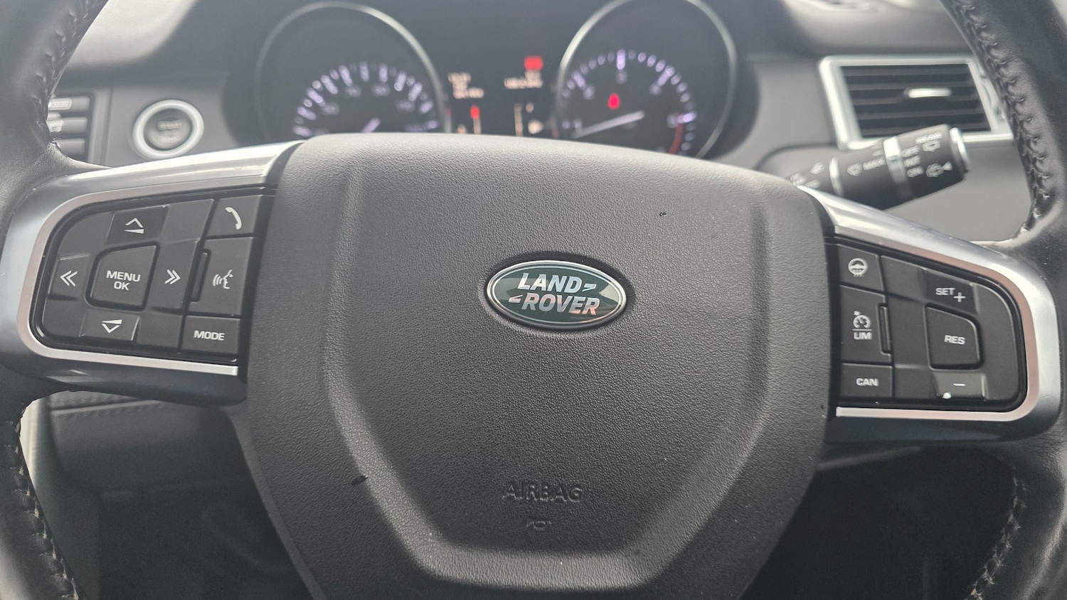 Used Land Rover Discovery Sport 2015 for sale - 77810305: Photo 28