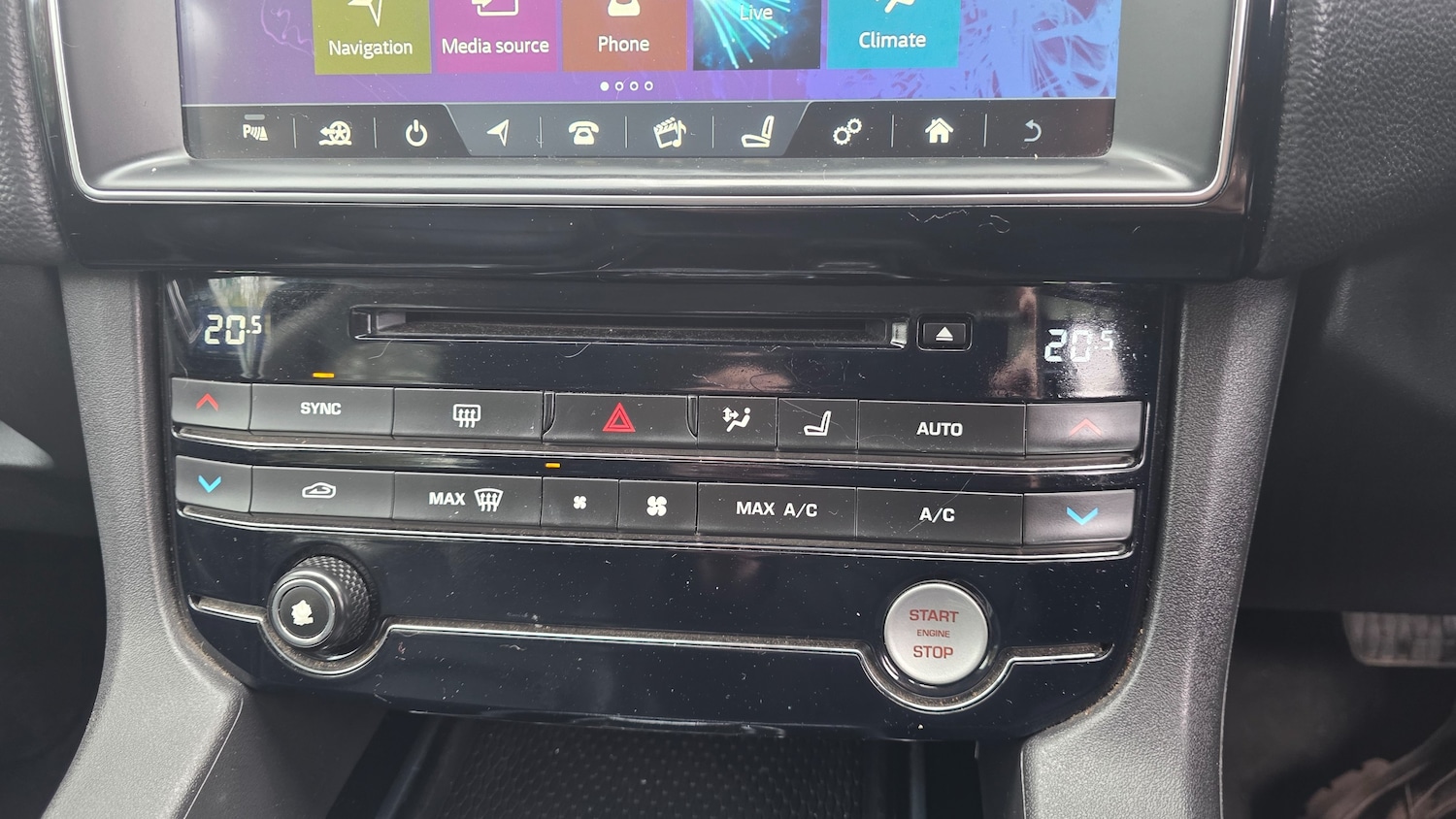 Used Jaguar F-Pace 2017 for sale - 77855846: Photo 27