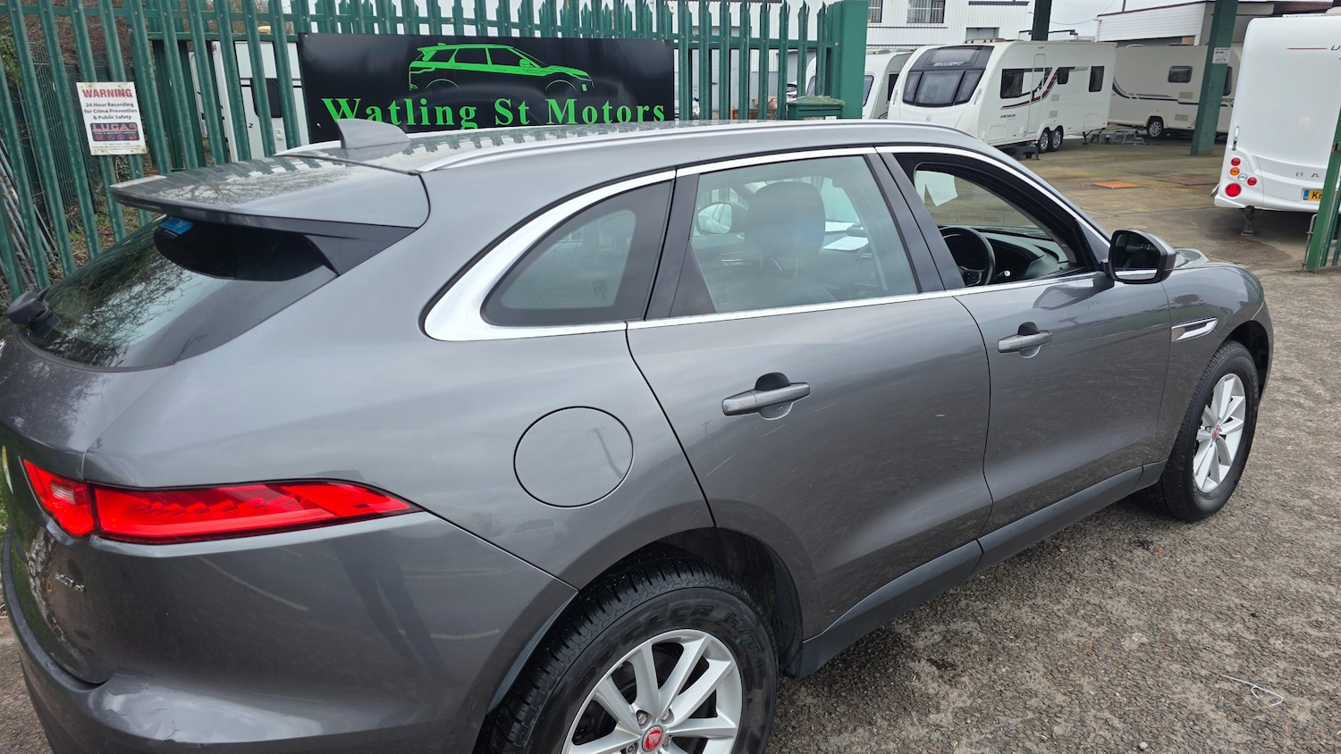 Used Jaguar F-Pace 2017 for sale - 77855846: Photo 6