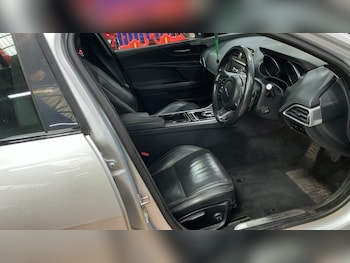Used Jaguar XE 2015 for sale - 79535101: Photo