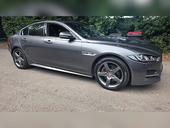 Used Jaguar XE 2016 for sale - 79326143: Photo
