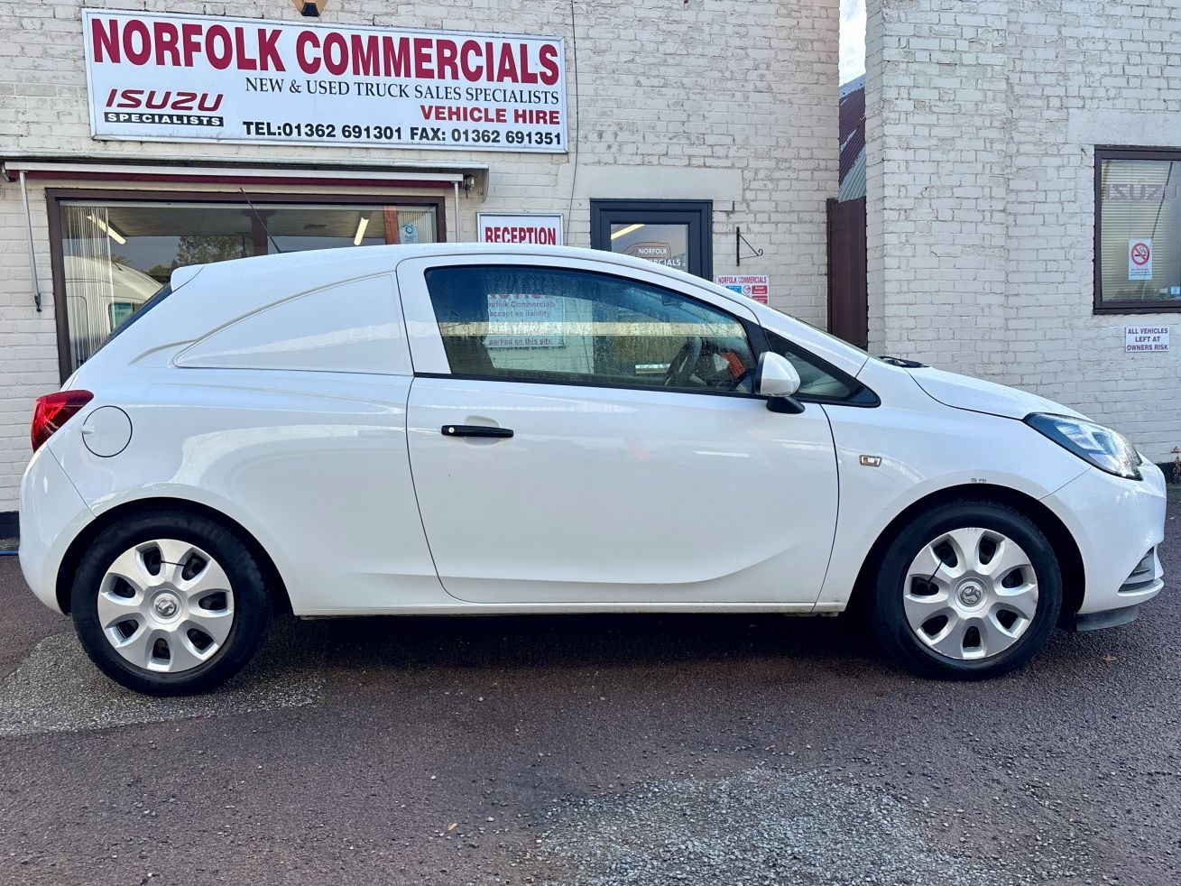 Used Vauxhall Corsa 2018 for sale - 76220500: Photo 2