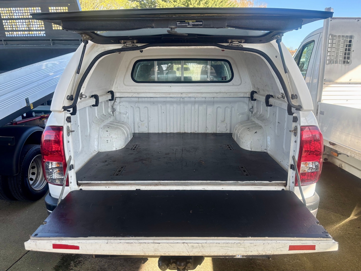 Used Toyota Hilux 2018 for sale - 78066652: Photo 5