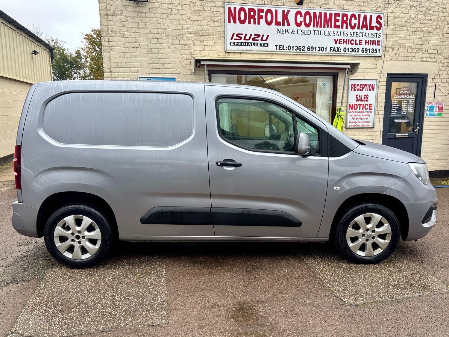 Used Vauxhall Combo 2021 for sale - 76384732: Photo 2