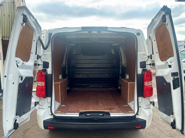 Used Vauxhall Vivaro 2019 for sale - 76182520: Photo 5