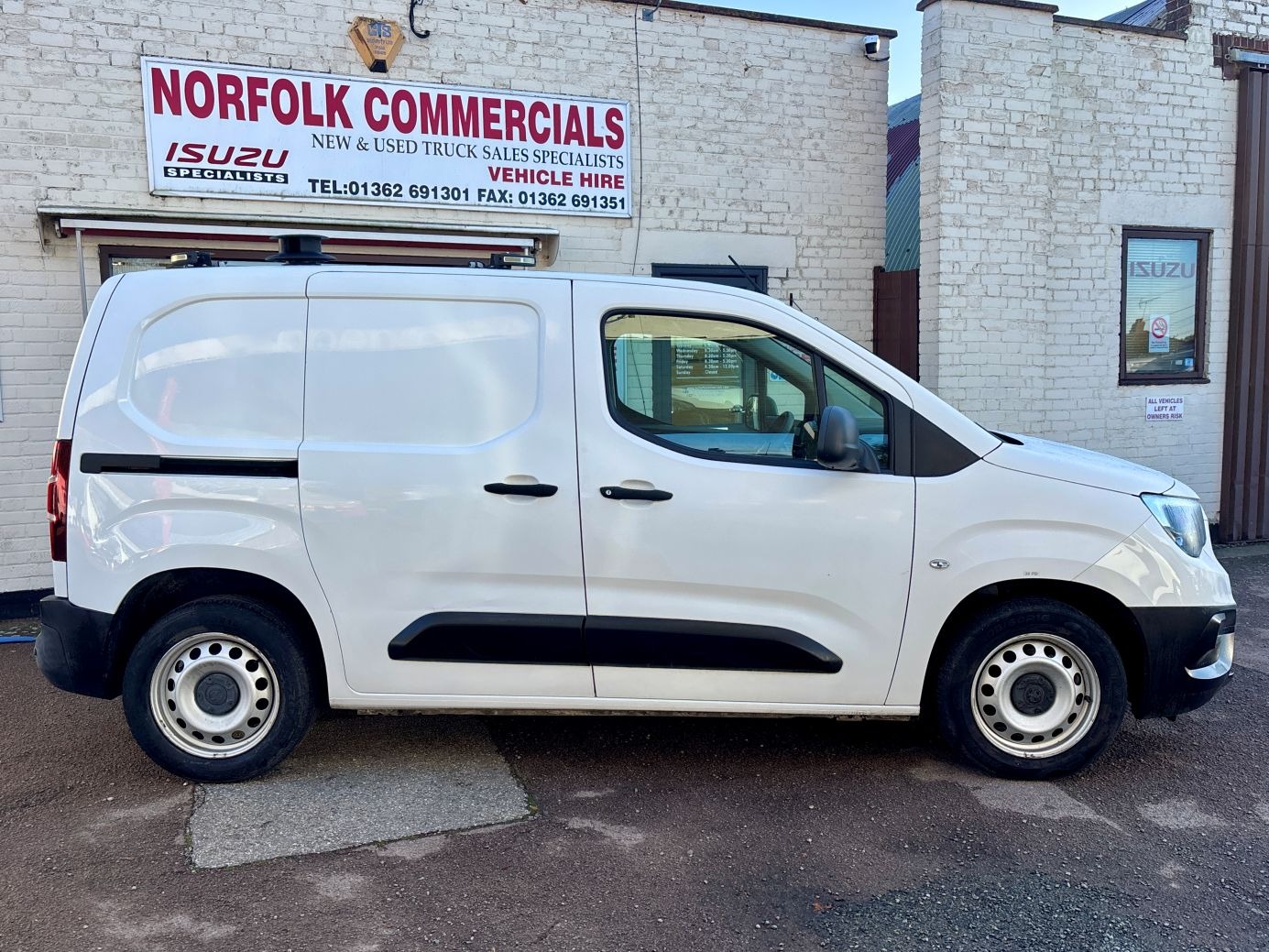 Used Vauxhall Combo 2019 for sale - 76401827: Photo 2