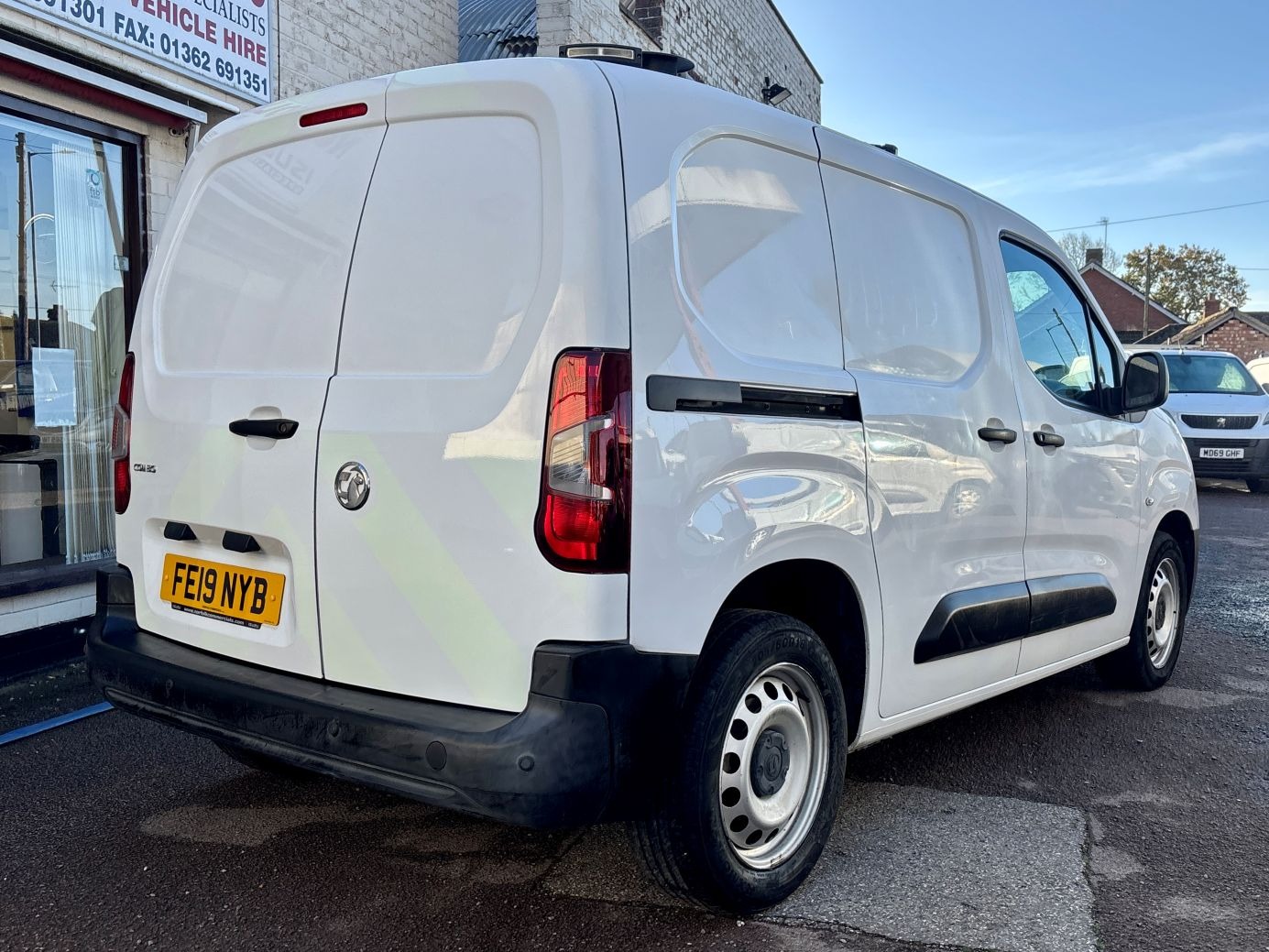Used Vauxhall Combo 2019 for sale - 76401827: Photo 3