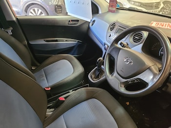 Used Hyundai i10 2014 for sale - 76640104: Photo