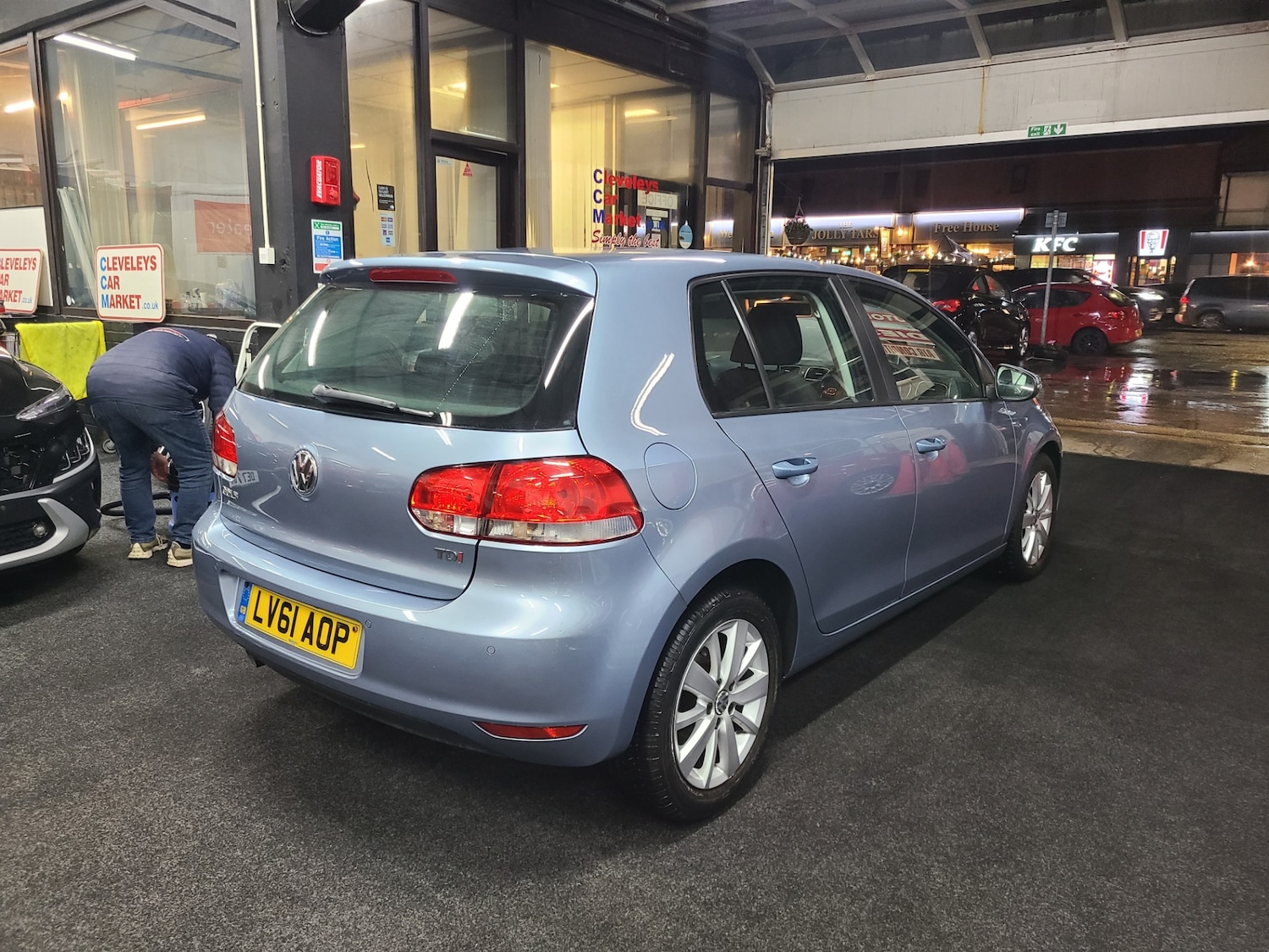 Used Volkswagen Golf 2011 for sale - 76542510: Photo 2