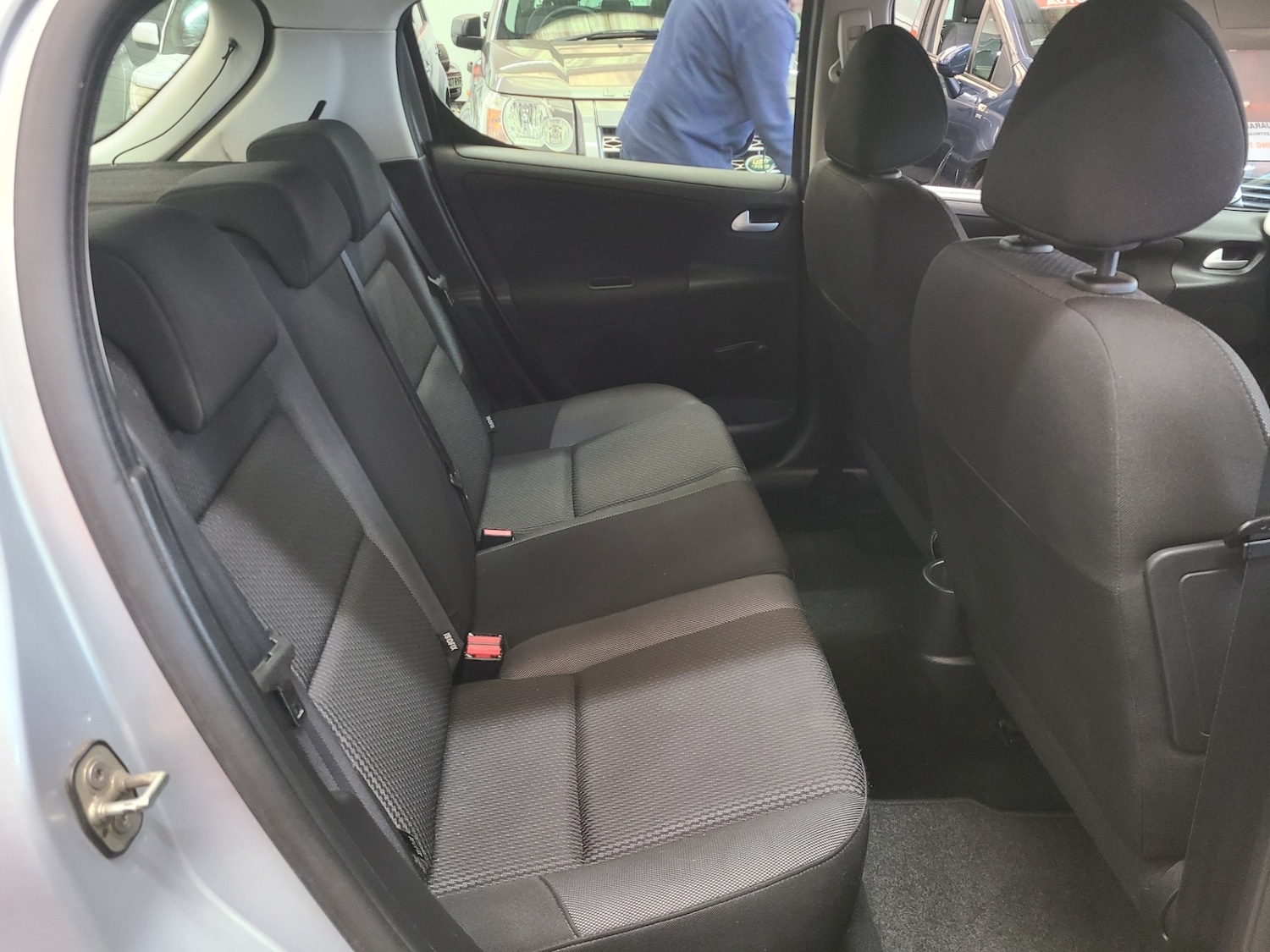 Used Peugeot 207 2012 for sale - 76750218: Photo 6