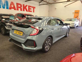 Used Honda Civic 2017 for sale - 79004498: Photo