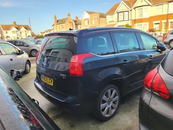 Used Peugeot 5008 2013 for sale - 76750334: Photo