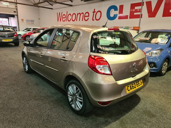 Used Renault Clio 2013 for sale - 72863395: Photo 2