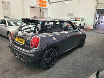 Used MINI Hatch 2019 for sale - 76707011: Photo