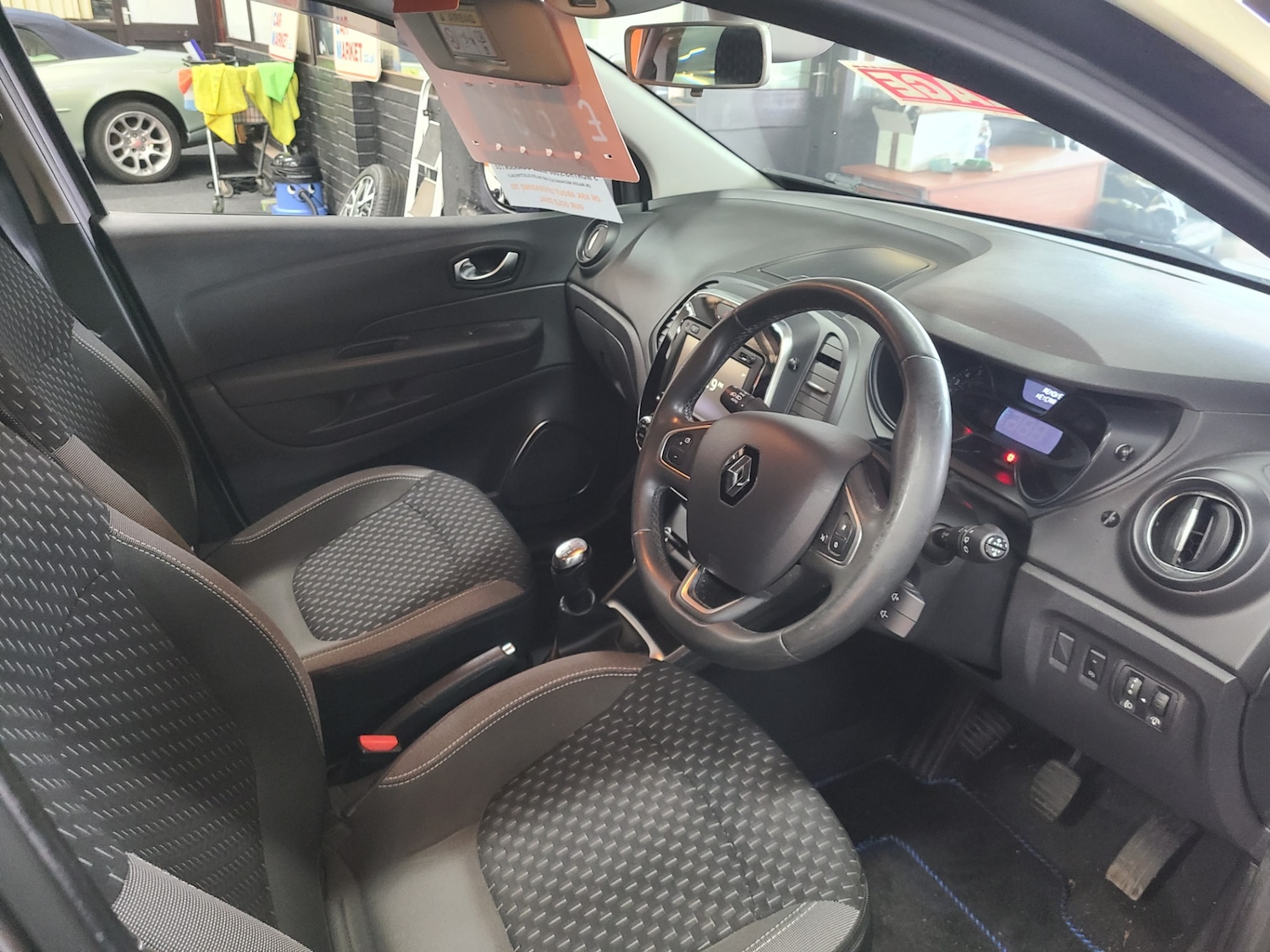 Used Renault Captur 2018 for sale - 76707007: Photo 5