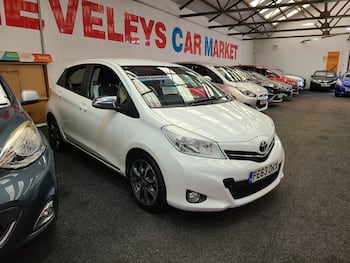 Used Toyota Yaris 2013 for sale - 79625856: Photo