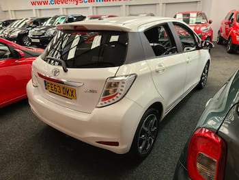 Used Toyota Yaris 2013 for sale - 79625856: Photo