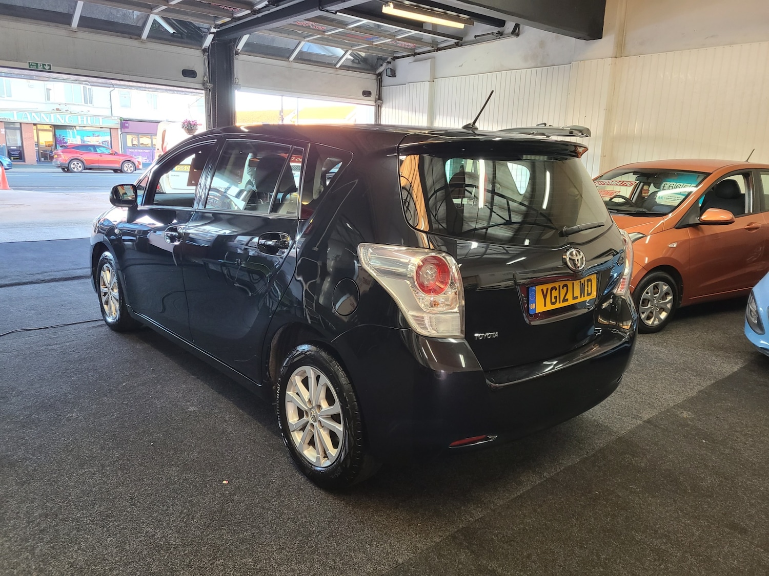 Used Toyota Verso 2012 for sale - 77063510: Photo 3