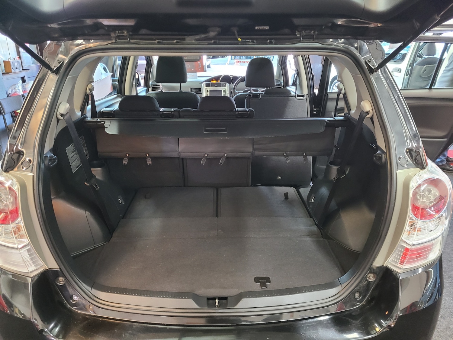 Used Toyota Verso 2012 for sale - 77063510: Photo 8