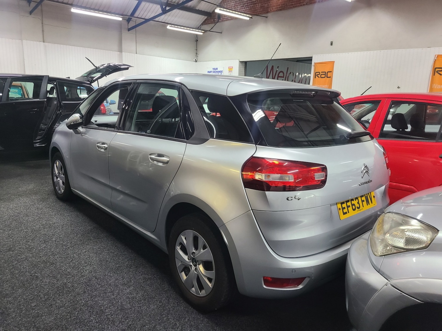 Used Citroen C4 Picasso 2014 for sale - 77035775: Photo 2