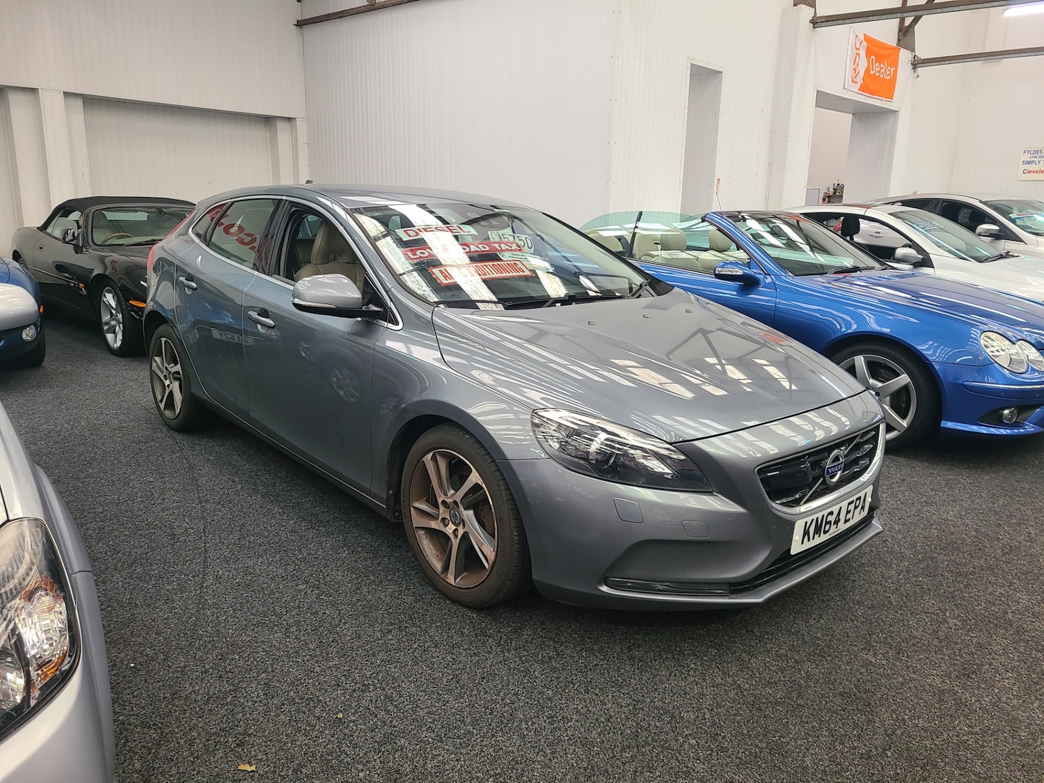Used Volvo V40 2014 for sale - 76242990: Photo 1