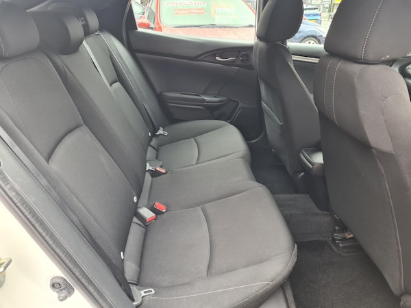 Used Honda Civic 2018 for sale - 67687063: Photo 6