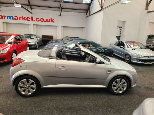 Used Vauxhall Tigra 2009 for sale - 74491697: Photo 6