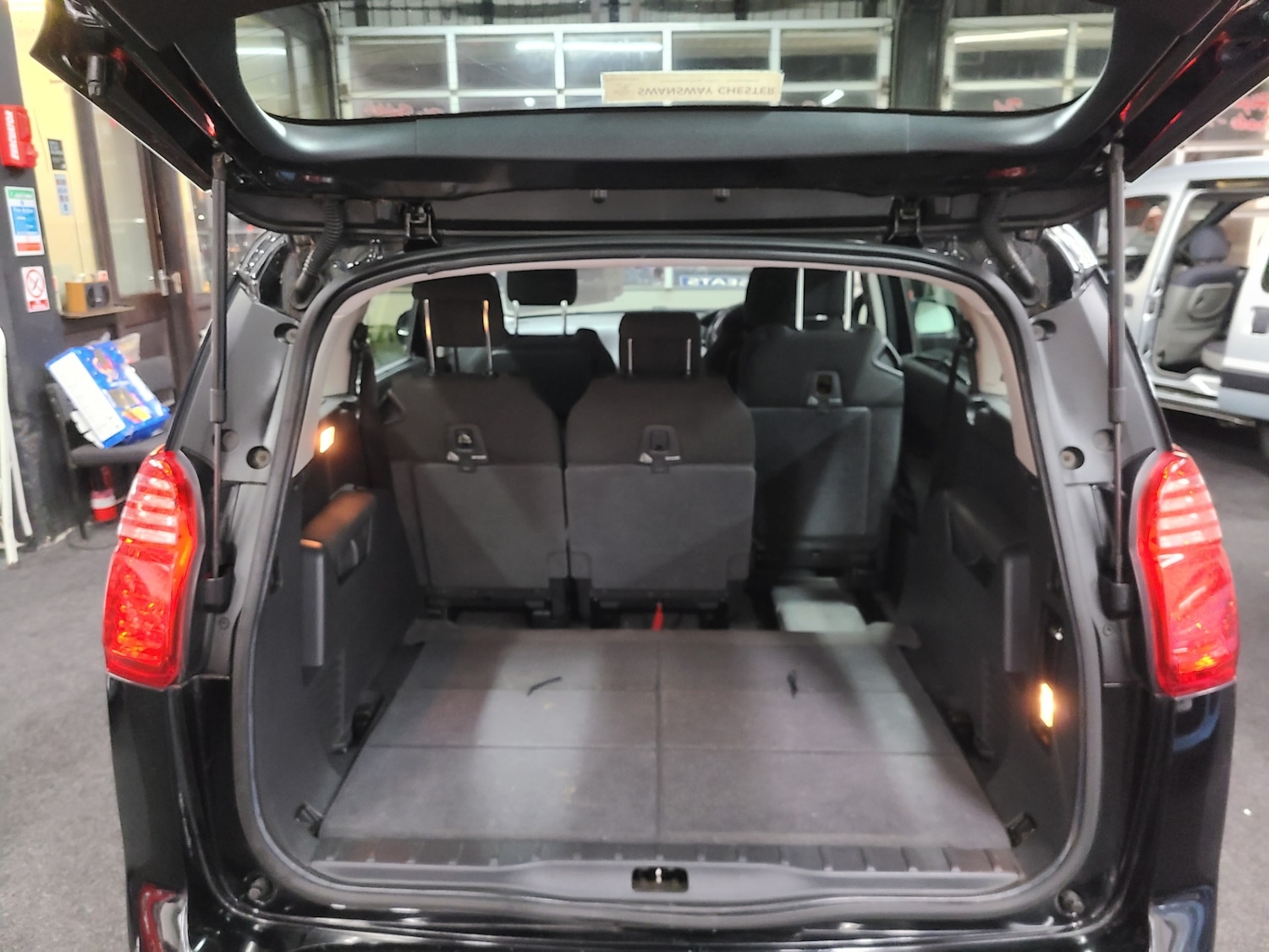 Used Peugeot 5008 2012 for sale - 77034449: Photo 10