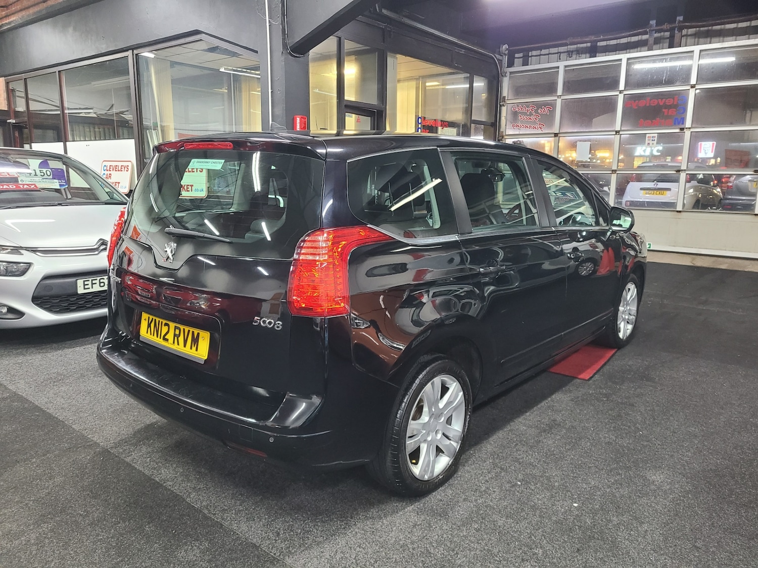 Used Peugeot 5008 2012 for sale - 77034449: Photo 2