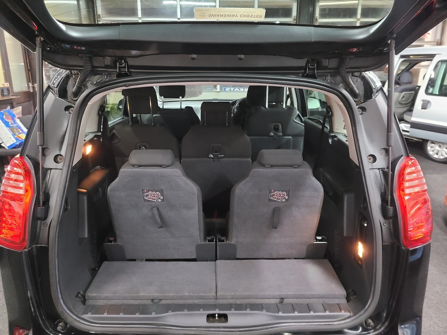 Used Peugeot 5008 2012 for sale - 77034449: Photo 9